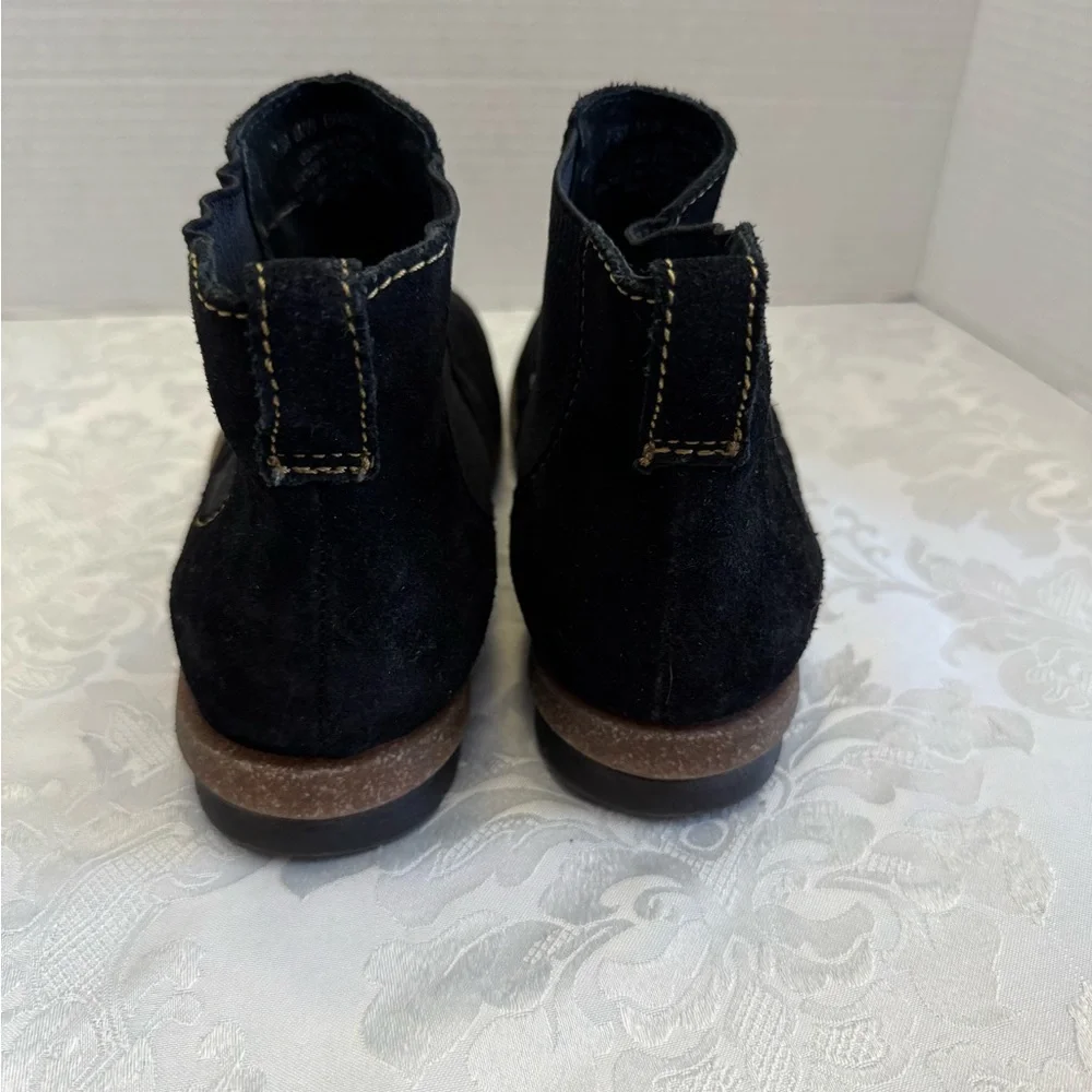Born Talyn Size 7M Black Distressed Bootie Chelsea Boot Leather Comfort‎ Shoe